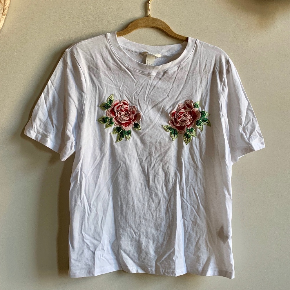 H&M T-Shirt with Flower Appliqué Patches